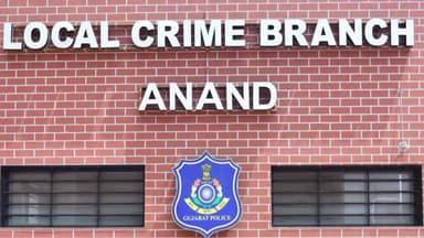 ખંભાત: પીપળોઇ ગામેથી બીયરના 24 ટીન સાથે એક શખ્સ ઝડપાયો