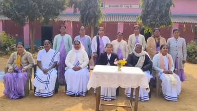 रायडीह: संत अन्ना बालिका उच्च विद्यालय मांझाटोली में क्रिसमस गैदरिंग समारोह धूमधाम से मनाया गया।