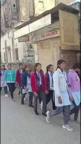 बसवा: पर्यावरण जागरूकता कार्यक्रम के तहत बांदीकुई शहर में निकाली गई रैली