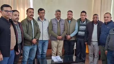 भोरंज: राजकीय प्राथमिक शिक्षक संघ हिमाचल प्रदेश के प्रतिनिधि मंडल ने भोरंज के विधायक सुरेश कुमार से की भेंट