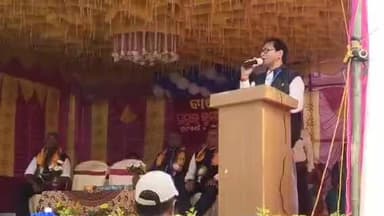 ଭୋଗରାଇ: ଝାଟିବଣି ହାଇସ୍କୁଲରେ ବାର୍ଷିକ ଉତ୍ସବ ଅନୁଷ୍ଠିତ, ଯୋଗ ଦେଲେ ବିଧାୟକ