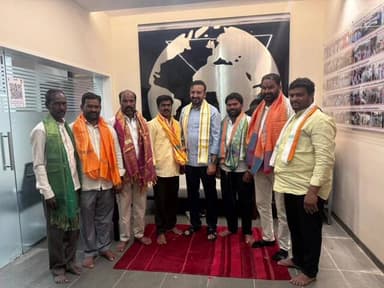 ఎల్లారెడ్డి: నూతనంగా గెలిచినా సర్పంచ్ లు గ్రామాల అభివృద్దే లక్ష్యంగా పనిచేయాలి, సర్పంచులను శాలువలతో సన్మానించిన, ఎమ్మెల్యే మదన్ మోహన్