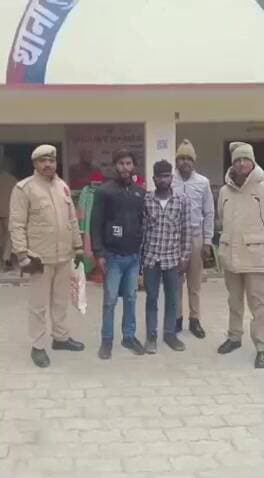 मछलीशहर: छीनौती मामले में दो अभियुक्त गिरफ्तार, मोबाइल छीनकर भाग रहे थे