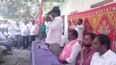 నర్సంపేట: చెన్నారావుపేట మండలంలో సర్పంచ్ ఎన్నికలలో బిఆర్ఎస్ పార్టీ అభ్యర్థుల విజయంతో వారిని సన్మానించిన మాజీ ఎమ్మెల్యే