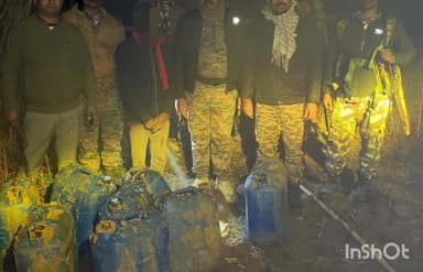 मदनपुर: नेगा बिगहा गांव से 320 लीटर स्पिरिट के साथ दो लोगों को किया गया गिरफ्तार