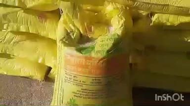 मेघनगर: शाम 6 बजे तक यूरिया खाद के लिए गोदाम पर रही किसानों की भीड़, दिनभर खड़े रहने के बाद मिली केवल दो बोरी खाद