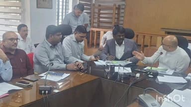 ಶಿವಮೊಗ್ಗ: ಅರಣ್ಯ ಮತ್ತು ಕಂದಾಯ ಇಲಾಖೆ ಅಧಿಕಾರಿಗಳ ನಡುವೆ ಸಮನ್ವಯತೆ ಅಗತ್ಯ :ನಗರದಲ್ಲಿ ಜಿಲ್ಲಾಧಿಕಾರಿ ಗುರುದತ್ತ ಹೆಗಡೆ