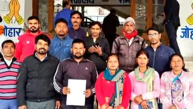 मांडू: मुरामकलां पैक्स लिमिटेड रामगढ़ ने किसानों की समस्याओं को लेकर रामगढ़ उपायुक्त को ज्ञापन सौंपा