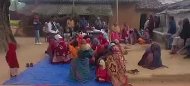 मनातू: भितडीहा में सहायिका चयन को लेकर ग्रामीणों में आक्रोश, दोबारा चुनाव कराने की मांग