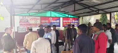 सरीला: जिगनी गांव के निवासी युवक द्वारा जाति विशेष के खिलाफ अभद्र टिप्पणी और गाली-गलौज करने पर दर्जनों लोगों ने दी तहरीर