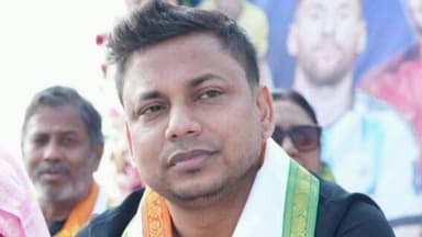 ডায়মন্ডহারবার ২: ডায়মন্ড হারবার ফকিরচাঁদ কলেজ মাঠে এবি চ্যাম্পিয়ন কাপের শুভ উদ্বোধনে উপস্থিত ডায়মন্ড হারবারের পর্যবেক্ষক।