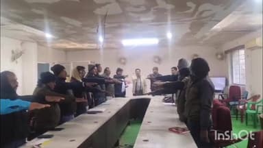 मारगोमुंडा: सुशासन दिवस पर मार्गोमुंडा प्रखंड सभागार में अधिकारियों-कर्मचारियों ने ली शपथ