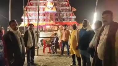 परिहार: परिहार के बबुरवन में महावीरी झंडोत्सव का भव्य आयोजन