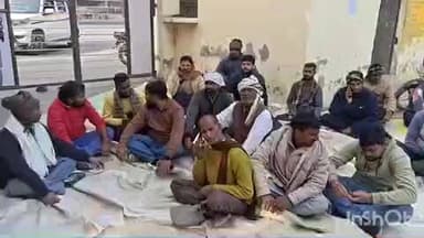 टूंडला: टूंडला मंडी समिति में किसानों ने बाजरा की खरीद न होने को लेकर किया धरना