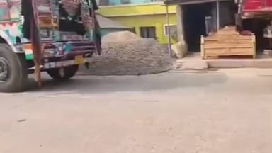 कहलगांव: घोघा में लगा जाम, आम लोग हुए परेशान, मशक्कत के बाद मिली निजात