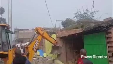 तेघरा: तेघड़ा में अतिक्रमण हटाओ अभियान से हड़कंप, एकरूपता को लेकर उठे सवाल