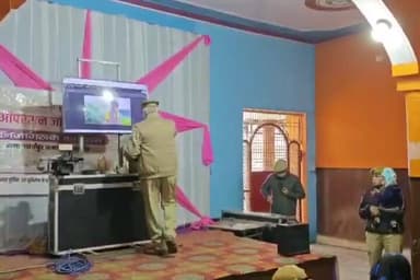 सहावर: शंकर गेस्ट हाउस में महिलाओं और युवतियों को उनकी सुरक्षा के हेल्पलाइन नंबर बताए गए