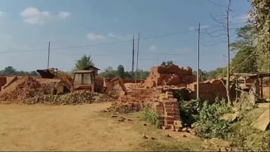 কমলপুর: কমলপুরের ইট ভাটায় দুর্ঘটনায় মৃতদের বাড়িতে জেলা কংগ্রেস প্রতিনিধি দল, ২০ লক্ষ টাকা ক্ষতিপূরণের দাবি