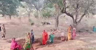 चिनिया: चिनियां प्रखंड के बेता गांव में मनरेगा कार्य फिर शुरू, मजदूरों को मिला स्थानीय रोजगार