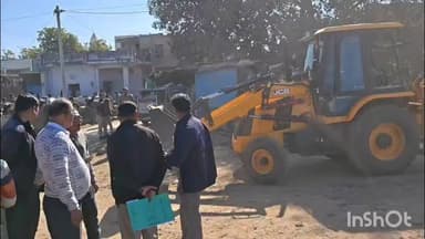 बनेड़ा: रायला में अनुपसागर रेगरिया तालाब की पाल से अतिक्रमण हटाया, कार्रवाई के दौरान विरोध के सुर उठे