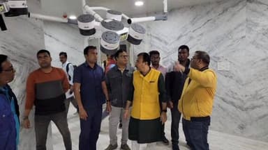 বজবজ ২: মুচিশা হসপিটালে নতুন সেবক ও ওটি সেন্টারের কাজ খতিয়ে দেখলেন বজবজ দুই নম্বর ব্লকের পঞ্চায়েত সমিতির সভাপতি।
