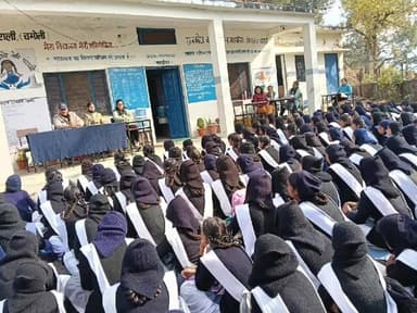 कर्णप्रयाग: चमोली पुलिस ने गांव, विद्यालय व छात्राओं तक पहुंचकर सुरक्षा व सजगता का दिया संदेश