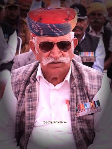 🇮🇳 सीने पर 🥇 लिए फौजी , चेहरे पर तनी रौबदार मूछें फुर्ती ऐसी की आज भी दुश्मन को घुटने टेकने पर मजबूर कर दे !
ये खास तस्...