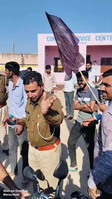 #भणियाणा (जैसलमेर ) दातल गांव में भाजपा विकास रथ यात्रा को ग्रामीणो ने काले झंडे दिखाकर किया जोरदार विरोध प्रदर्शन,पानी ...