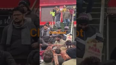 चित्रकूट में कपड़े को लेकर मची लूस,देखे वीडियो #highlights #news