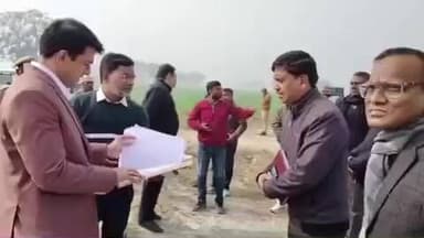 सासनी: गांव नगला गढू में निर्माणाधीन गौ संरक्षण केंद्र का जिलाधिकारी ने निरीक्षण कर निर्माण कार्य की प्रगति का लिया जायजा