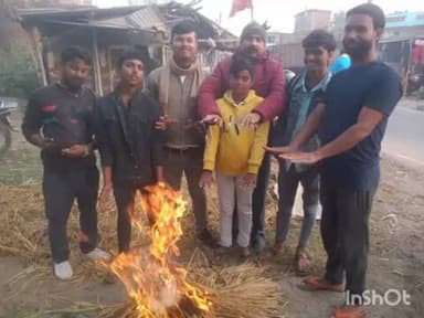 छौड़ाही: छौराही प्रखंड में लोगों ने अलाव जलाकर सीओ से अलाव की मांग की