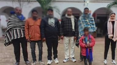 जमुनहा: हिन्द भट्ठा दूबकला के पास घर से बिछड़ा मिला अबोध बच्चे को सोनवा पुलिस ने कुछ ही घंटे में परिजनों से मिलाया