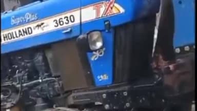 सहजनवा: नगर पंचायत घघसरा नचनी में अनियंत्रित ट्रैक्टर-ट्रॉली टीन शेड में घुसी, 15 वर्षीय किशोर चला रहा था, कोई घायल नहीं