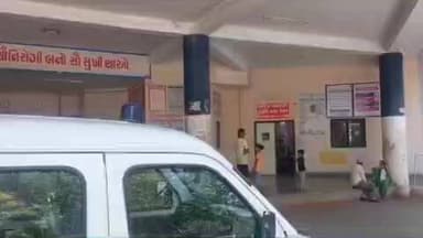 લીંબડી: રળોલ ના પાટિયા પાસે અજાણ્યા વાહને બાઇક સવારને અડફેટે લેતા ગંભીર રીતે ઇજાગ્રસ્ત થતા સારવાર માટે ખસેડાયા