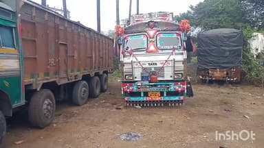 पोड़ैयाहाट: कमराडोल में बिना माइनिंग चालान के दुमका से उत्तर बिहार जा रहे दो ट्रक ज़ब्त