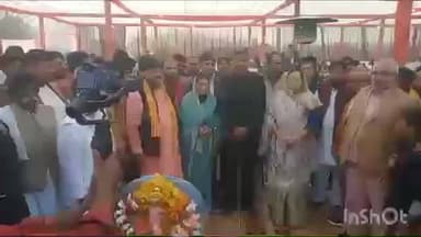 सादाबाद: सादाबाद विधायक के कार्यक्रम में एनडी जाट सहित डेढ़ लाख से अधिक लोग पहुंचे, युवाओं में सेल्फी लेने की मची होड़