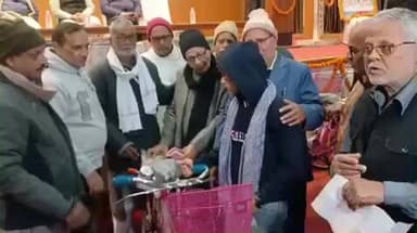 सुल्तानपुर: सुलतानपुर में शहीद स्मारक सेवा समिति का 4वां वार्षिक समारोह, जरूरतमंदों को वितरित किए गए कंबल और छात्रों को साइकिल