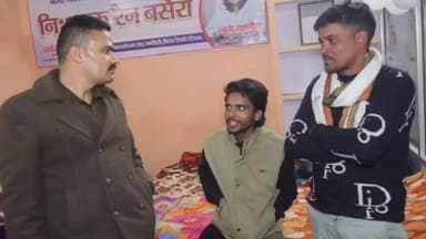 चंदौसी: चंदौसी में रेलवे स्टेशन के पास स्थित निशुल्क रैन बसेरे का निरीक्षण डीएम व एसपी ने किया