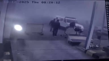 ਖਰੜ: ਬੜੌਦੀ ਵਿਖੇ ਟੋਲ ਪਲਾਜ਼ਾ ਤੇ ਧੁੰਦ ਦੇ ਕਾਰਨ ਬੇਕਾਬੂ ਹੋਈ ਕਾਰ ਟੋਲ ਤੇ ਕੰਮ ਕਰ ਰਹੇ ਵਰਕਰਾਂ ਨੂੰ ਮਾਰੀ ਟੱਕਰ