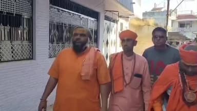 सीमलवाड़ा: पीठ प्रकरण में बागेश्वर धाम से जुड़े महंत परमेश्वर महाराज ने पीड़ित परिवार से की मुलाकात, घटनाक्रम की ली विस्तृत जानकारी