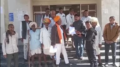 डग: किसानों ने जल समाधि की दी चेतावनी, डग में राष्ट्रीय किसान संघ के साथ तहसीलदार को सौंपा ज्ञापन