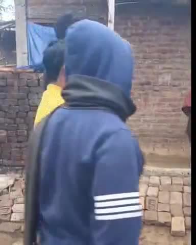 पंचदेवरी: पंचदेवरी प्रखंड के मझवलिया व सिकटिया पंचायतों के गांवों में बीडीओ ने कंबल वितरण किया