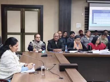 सिरमौर: ई-अटेंडेंस से हाजिरी न लगाने वाले शिक्षकों पर कार्रवाई के कलेक्टर ने दिए निर्देश