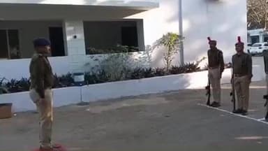 धरियावद: जिला पुलिस अधीक्षक बी. आदित्य ने जवाहरनगर में जनसुनवाई की, धरियावद थाने का किया निरीक्षण