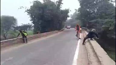 मुहम्मदाबाद: भांवरकोल क्षेत्र के ग्राम पंचायत बढ़नपुरा के पास राष्ट्रीय राजमार्ग संख्या-31 पर स्थित नदी की पुरानी पुलिया होगी चौड़ा