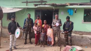 रायडीह: हाई टेंशन बिजली तार चोरी के सातवें आरोपी के घर पुलिस ने चिपकाया इश्तिहार, आत्मसमर्पण की चेतावनी