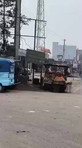 ताजपुर: जिले में बढ़ती ठंड से ताजपुर की सड़कें सुनसान