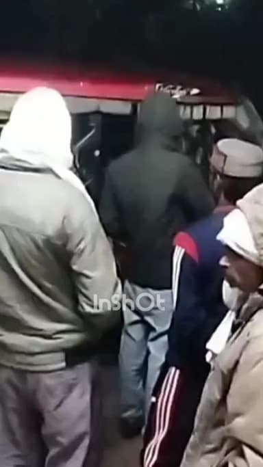 बांगरमऊ: बांगरमऊ में डेढ़ साल की बच्ची छत से गिरी, सुरसेनी गांव में हादसा, परिजन सीएचसी लेकर पहुंचे, चिकित्सकों ने जिला अस्पताल रेफर