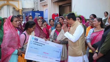 बड़नगर: विधायक जितेंद्र पण्ड्या आत्मनिर्भर भारत और जीएसटी बचत उत्सव में हुए शामिल