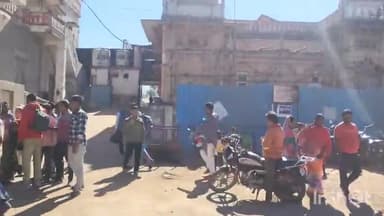 गुना नगर: बीना-कोटा मेमू ट्रेन के किराए पर हंगामा, एक ही रूट पर अलग-अलग किराए से यात्री नाराज़, शिकायत दर्ज